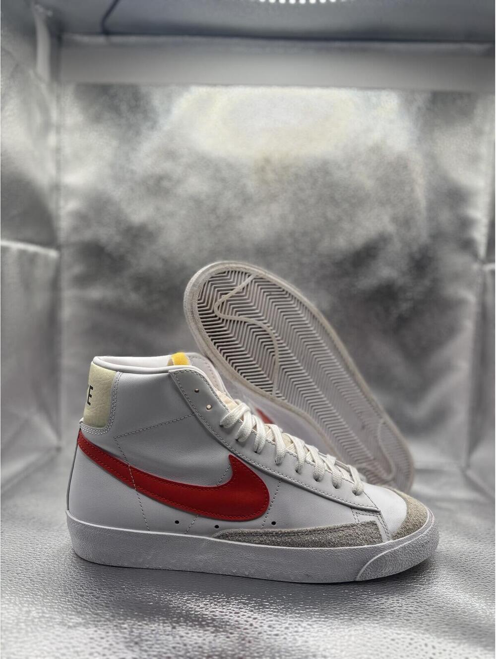Nike blazzer mid 77 vintage white picante red coconut milk